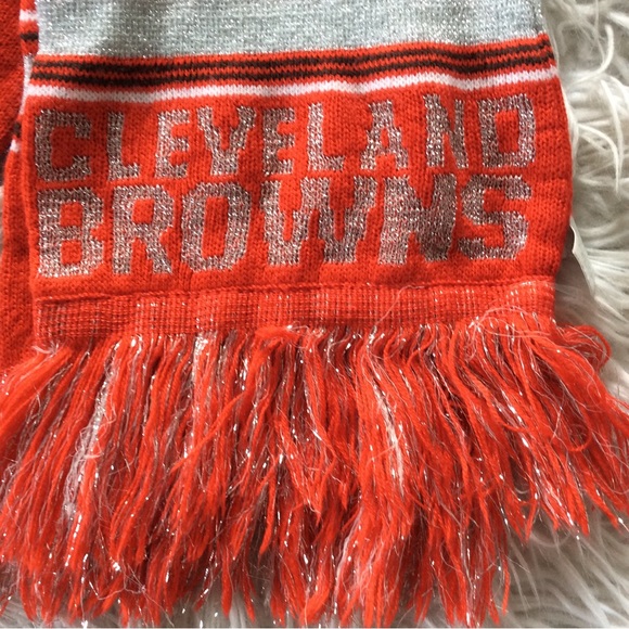 Cleveland Browns Women’s Glitter Team Scarf - Picture 4 of 4